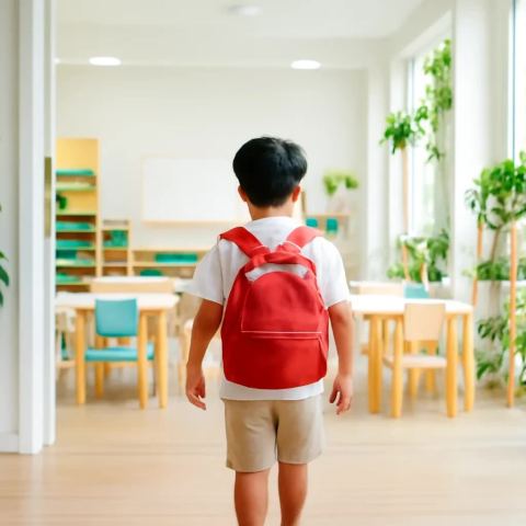 Ảnh bìa vuông bài hát Cặp nhỏ trên vai — nhạc Thiếu nhi vui tươi